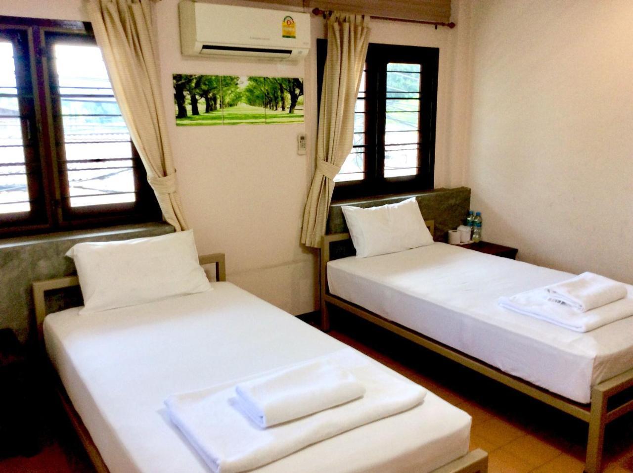 The Nine Guest House Kanchanaburi Extérieur photo