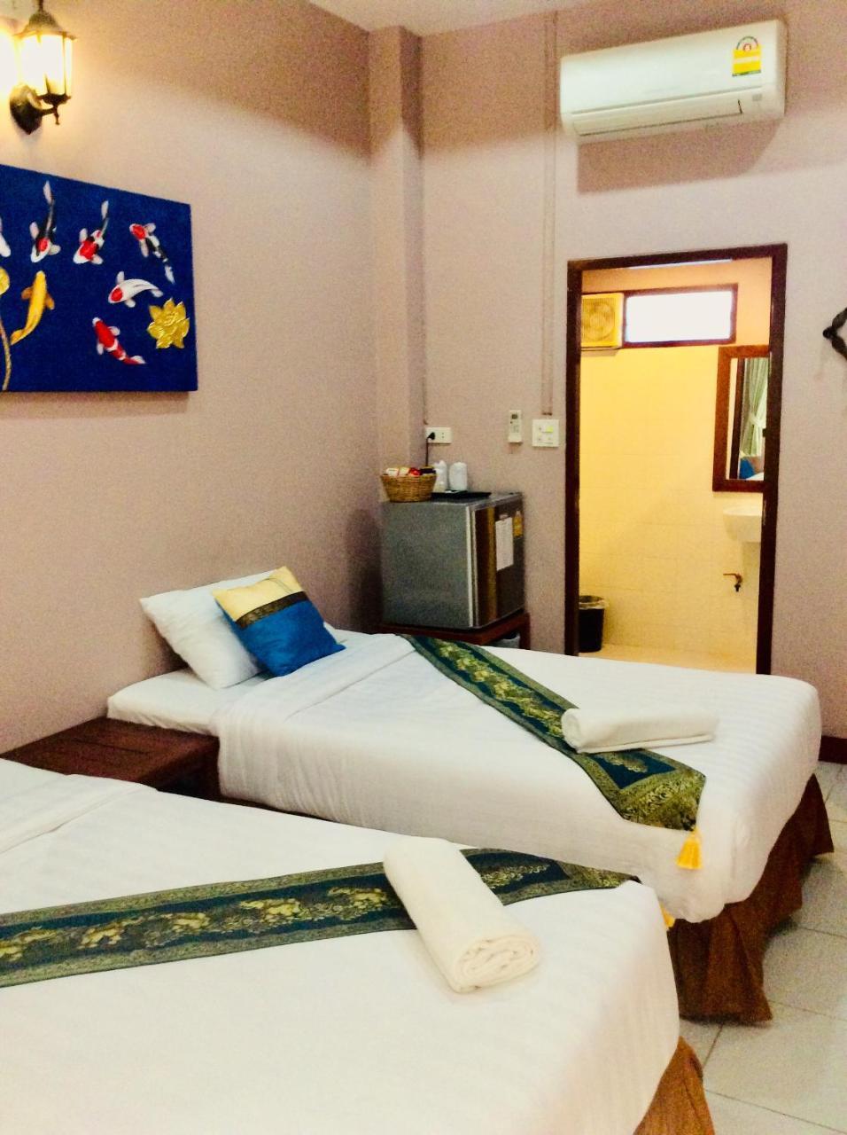 The Nine Guest House Kanchanaburi Extérieur photo