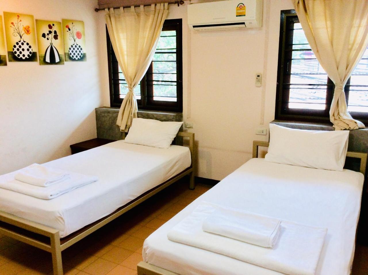 The Nine Guest House Kanchanaburi Extérieur photo