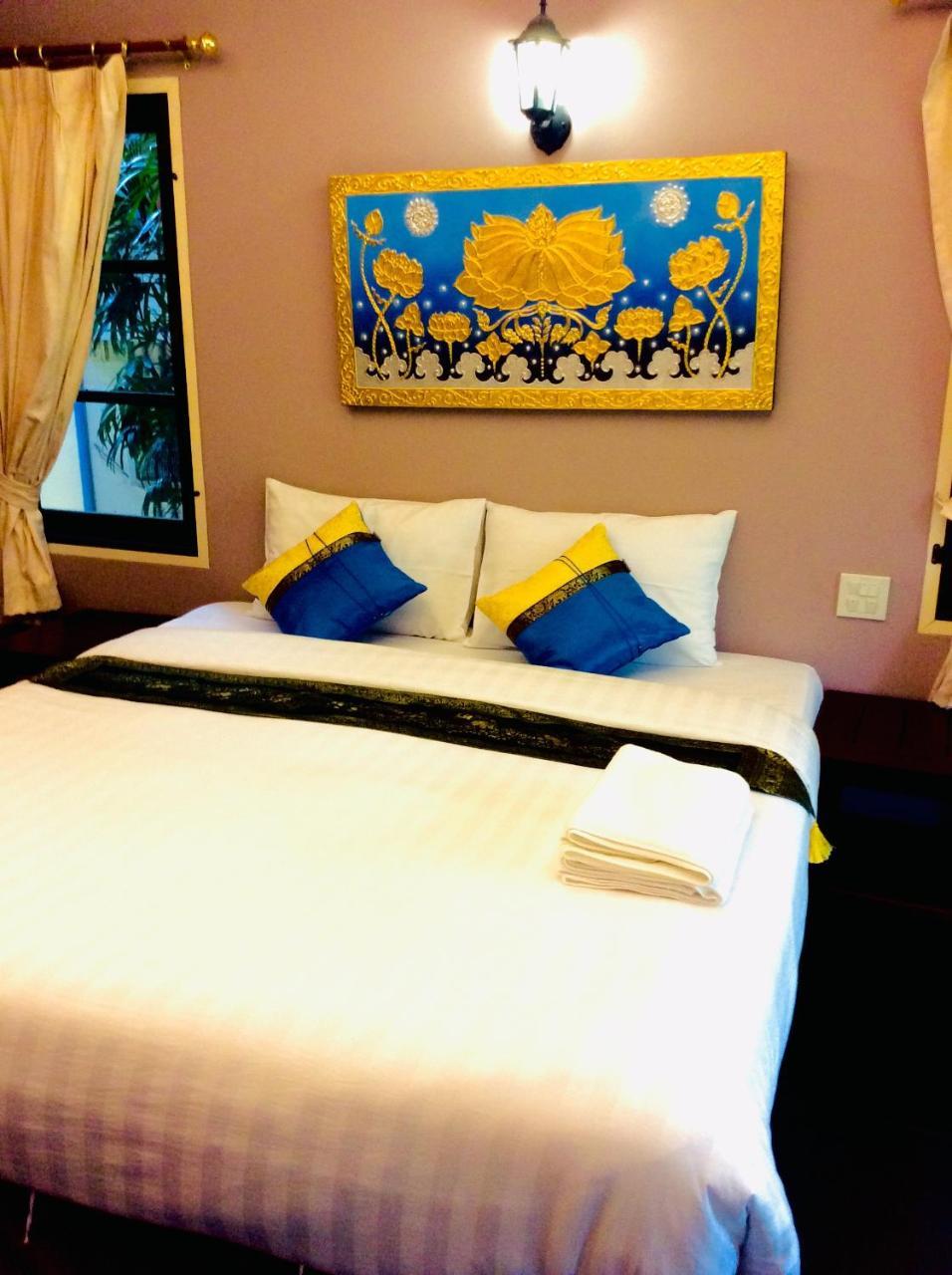 The Nine Guest House Kanchanaburi Extérieur photo