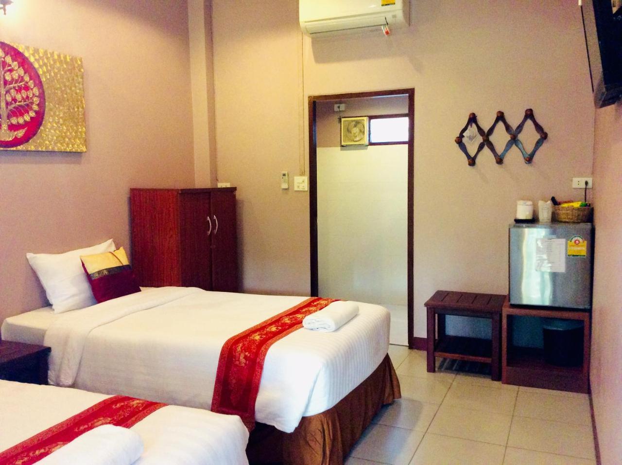 The Nine Guest House Kanchanaburi Extérieur photo