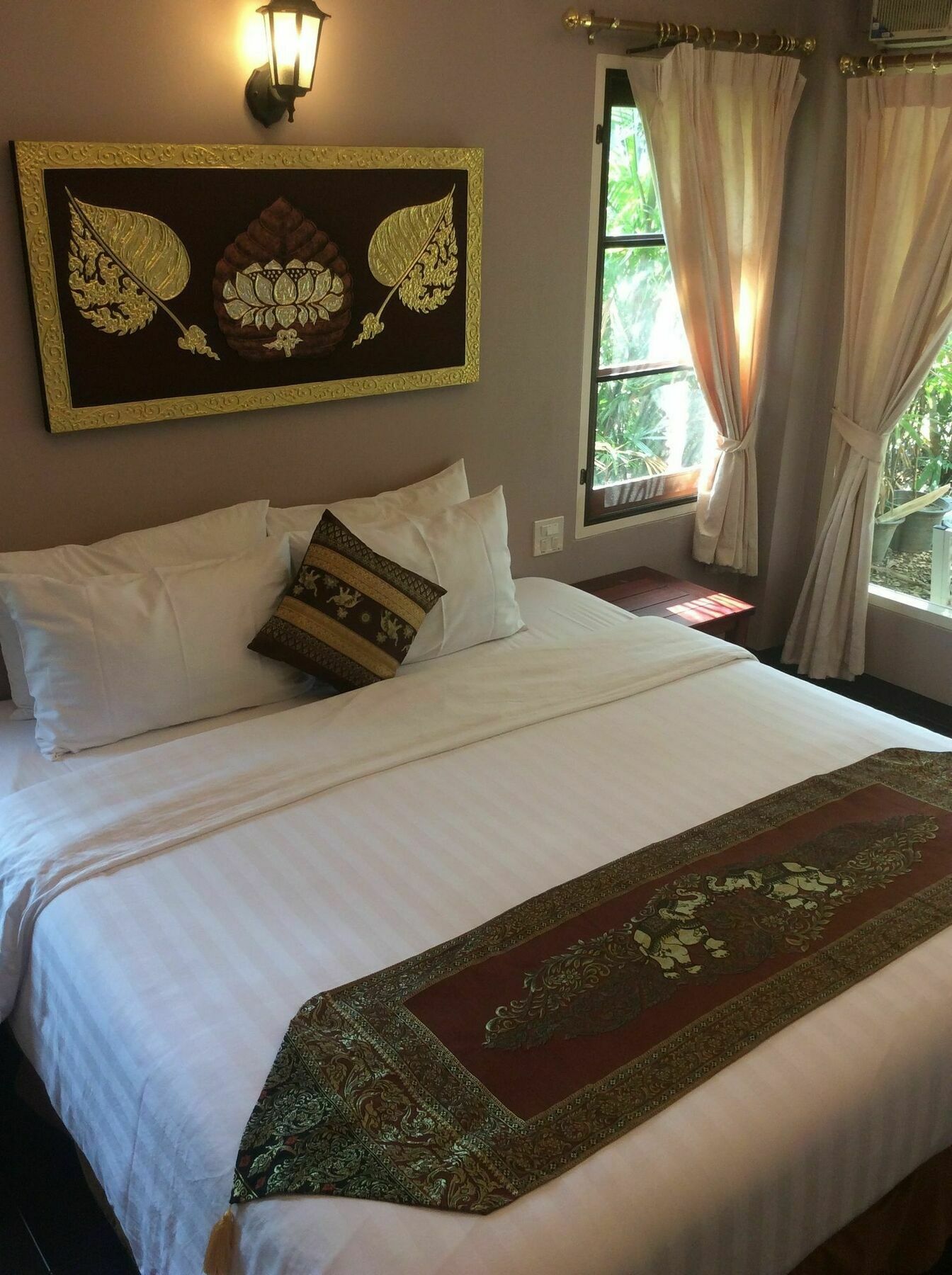 The Nine Guest House Kanchanaburi Extérieur photo