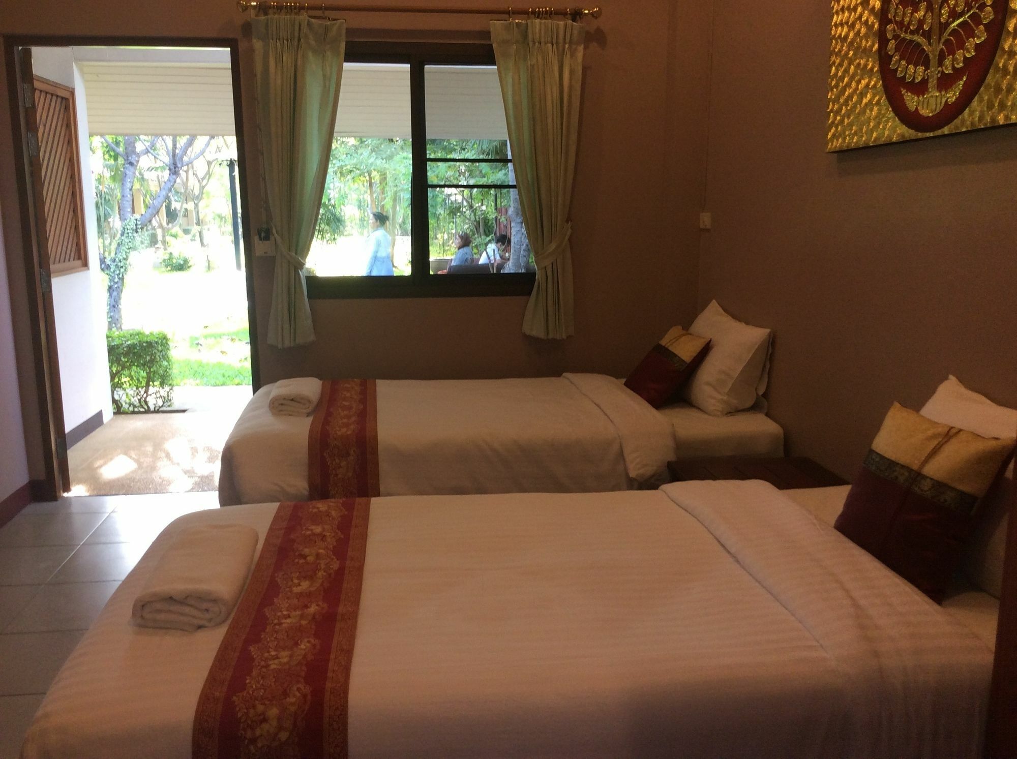 The Nine Guest House Kanchanaburi Extérieur photo