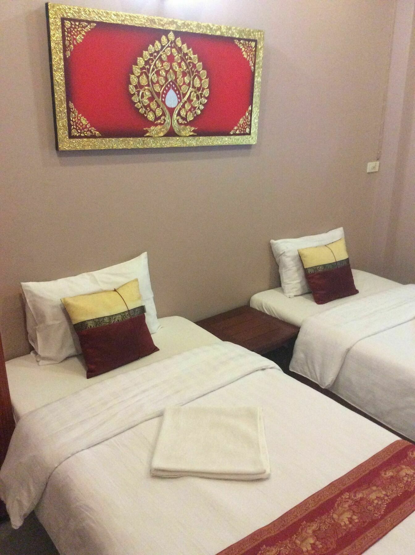 The Nine Guest House Kanchanaburi Extérieur photo