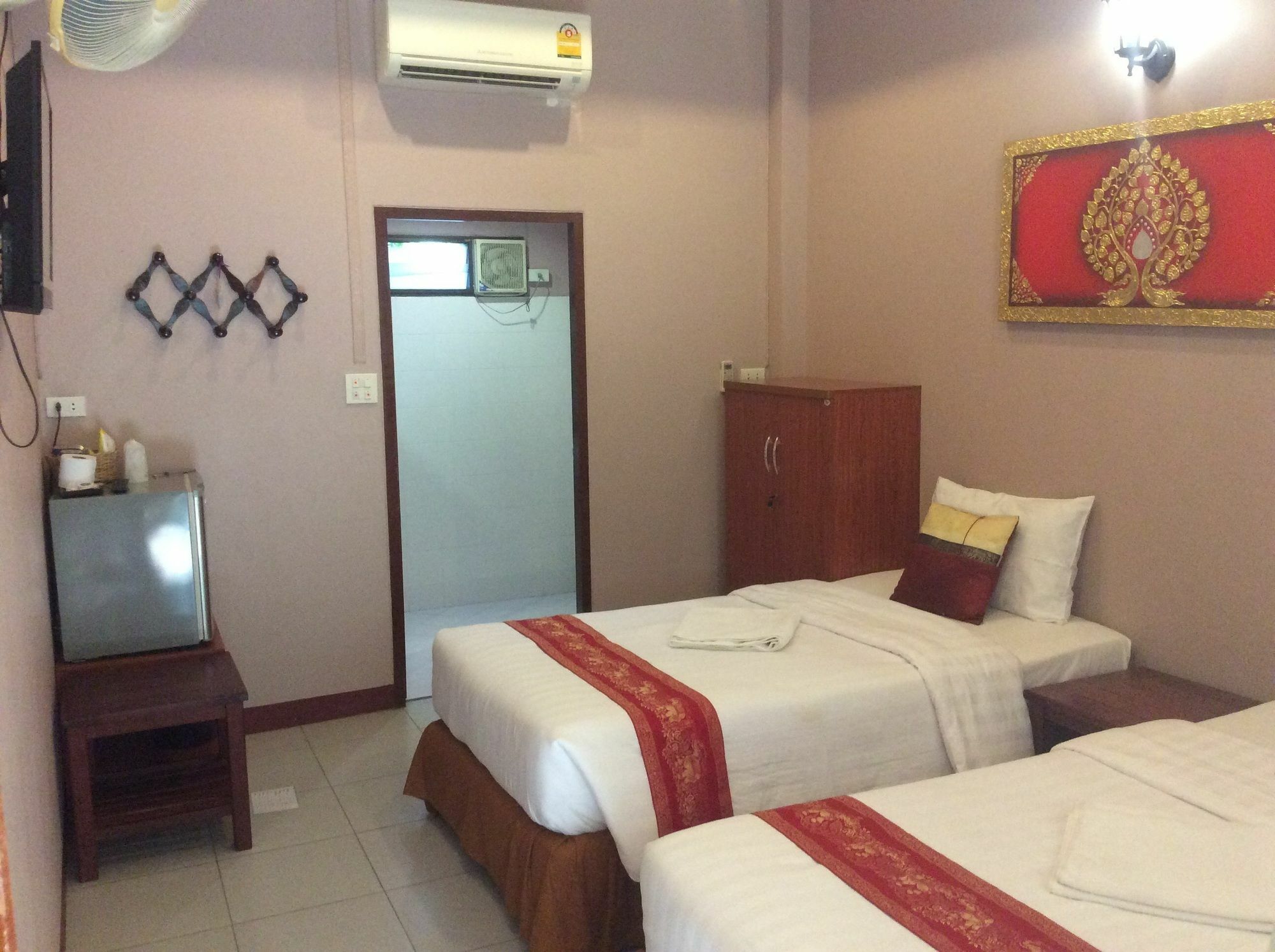The Nine Guest House Kanchanaburi Extérieur photo