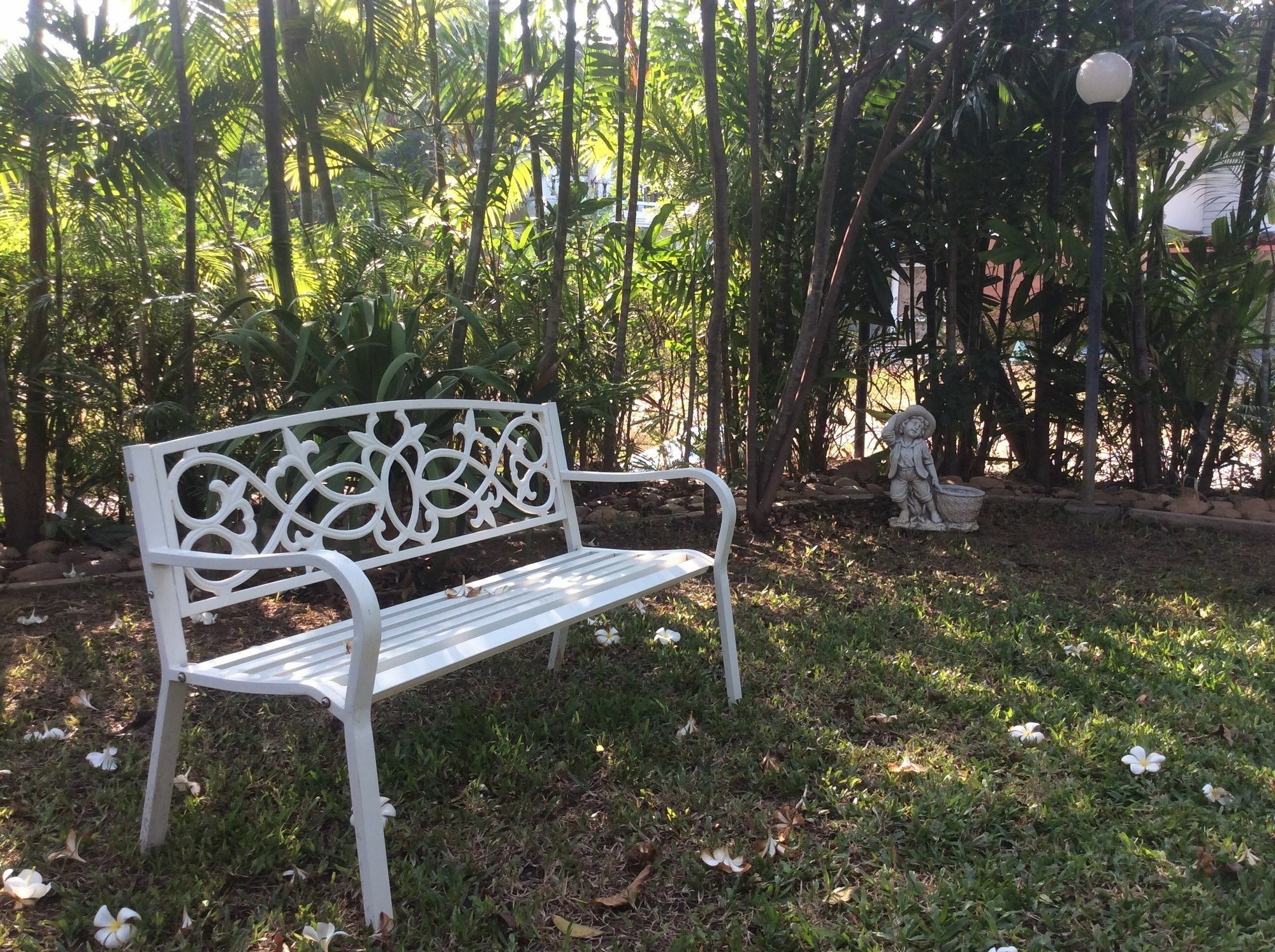The Nine Guest House Kanchanaburi Extérieur photo